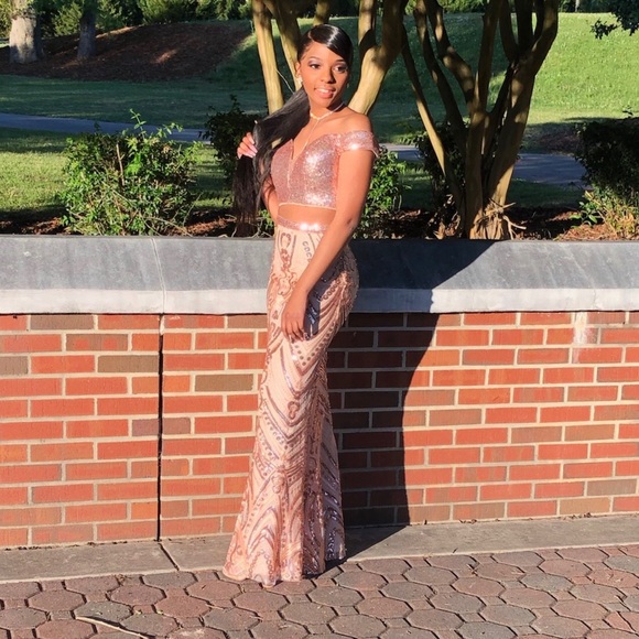 Selling my rose gold two piece prom dress !!! - Picture 1 of 5